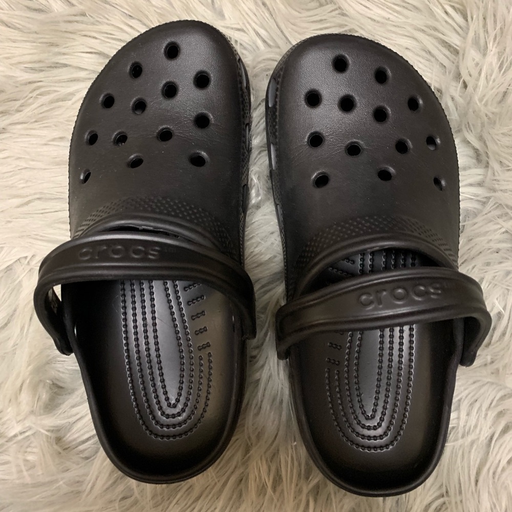 crocs